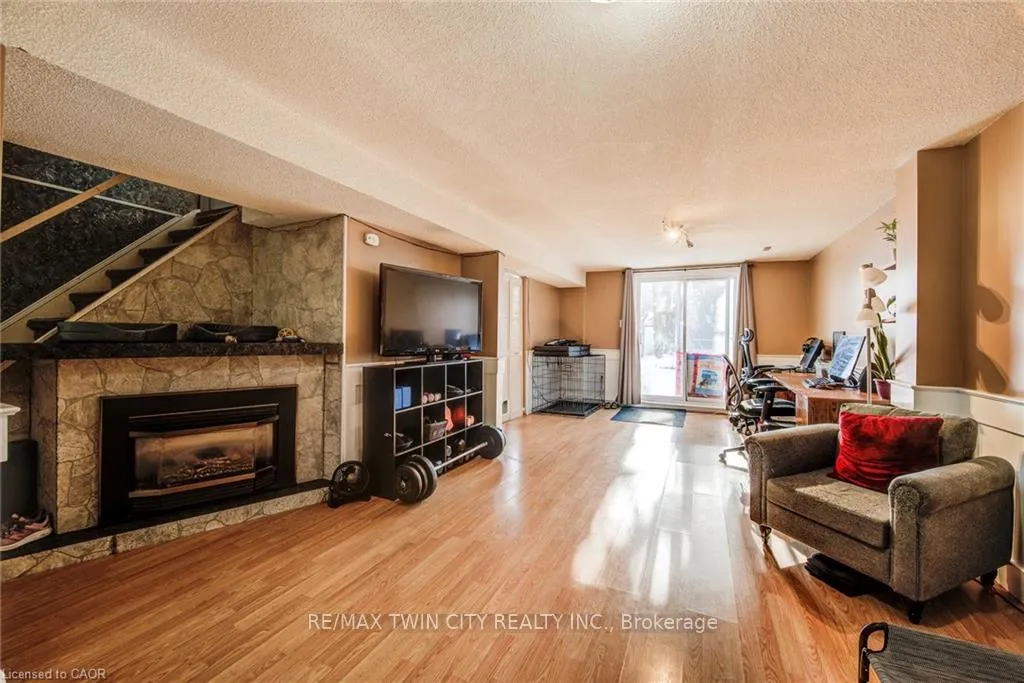 Photo 27 of 71 Shadeland Crescent, Kitchener — HOMEH