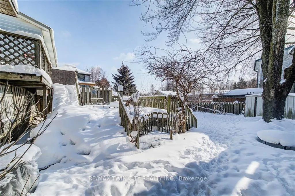Photo 33 of 71 Shadeland Crescent, Kitchener — HOMEH