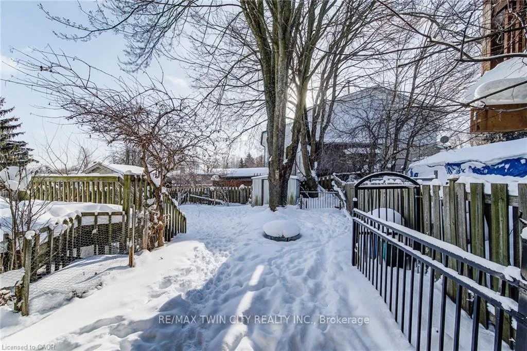 Photo 34 of 71 Shadeland Crescent, Kitchener — HOMEH