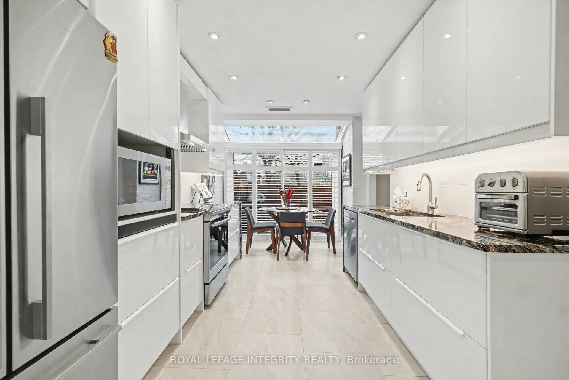 Photo 13 of Unit 30, 100 Hillside Drive, Ottawa, Viscount Alexander Park — HOMEH