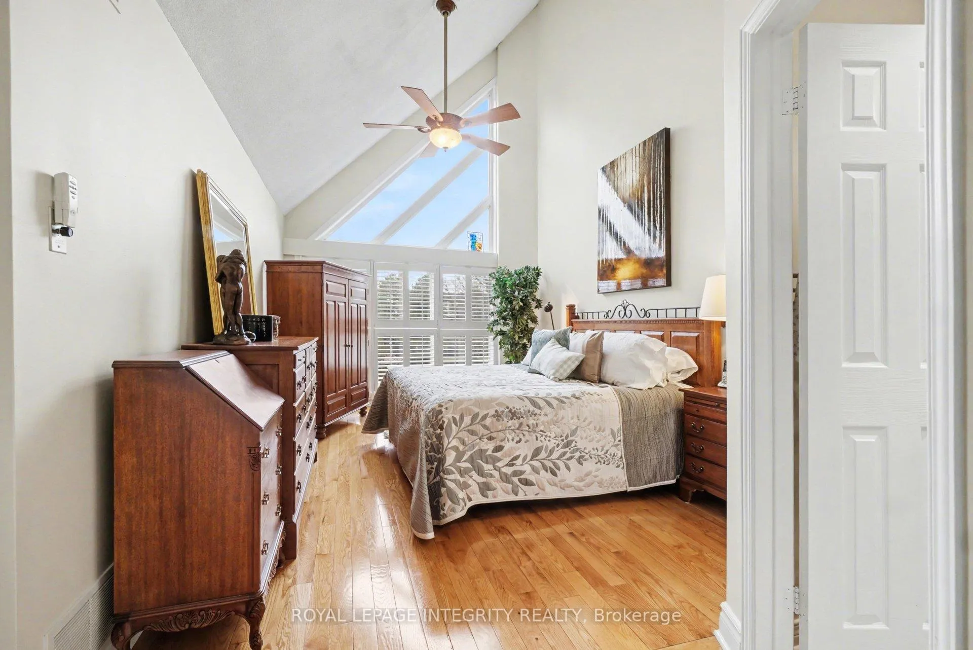 Photo 20 of Unit 30, 100 Hillside Drive, Ottawa, Viscount Alexander Park — HOMEH