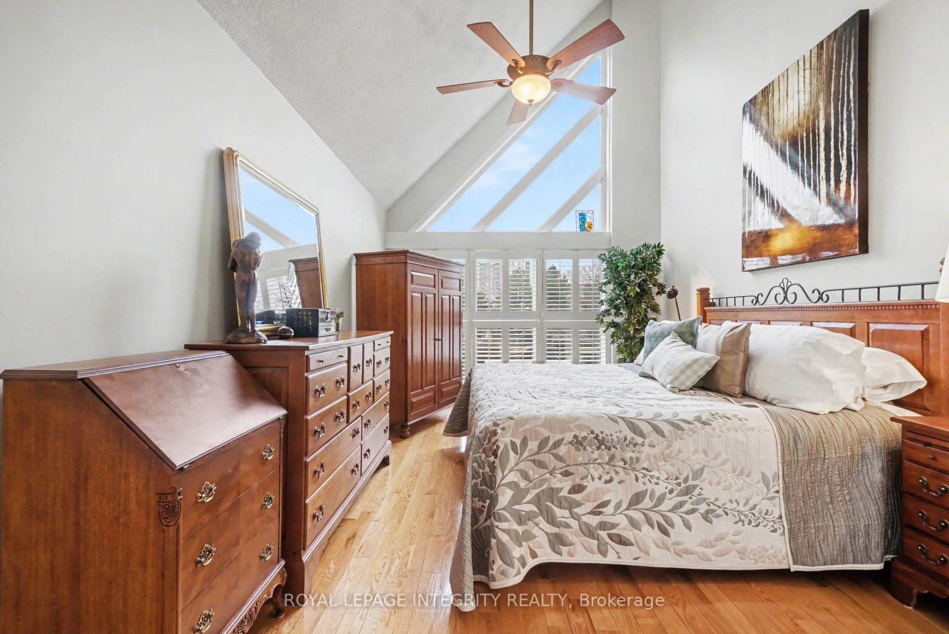 Photo 21 of Unit 30, 100 Hillside Drive, Ottawa, Viscount Alexander Park — HOMEH