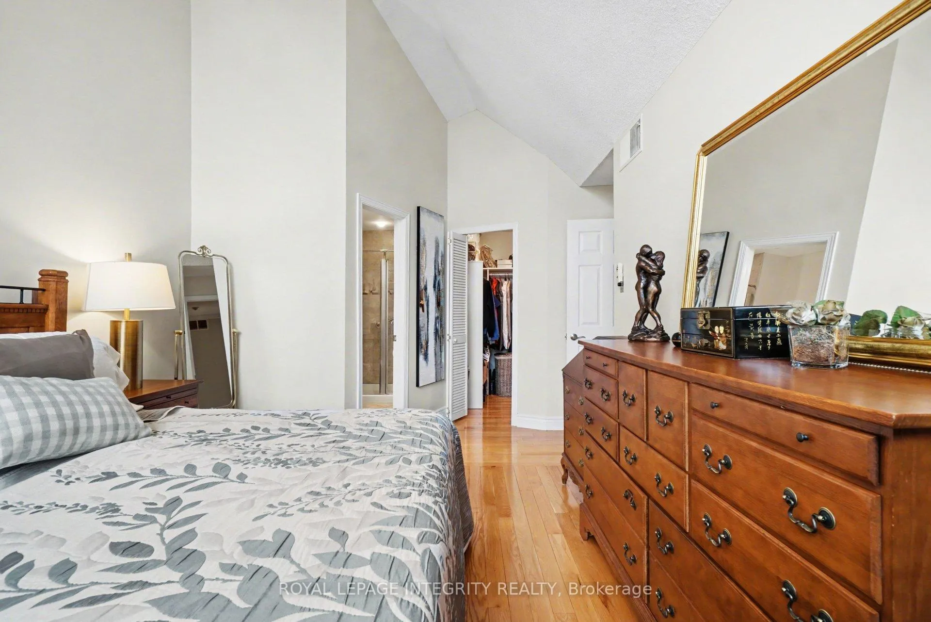 Photo 22 of Unit 30, 100 Hillside Drive, Ottawa, Viscount Alexander Park — HOMEH