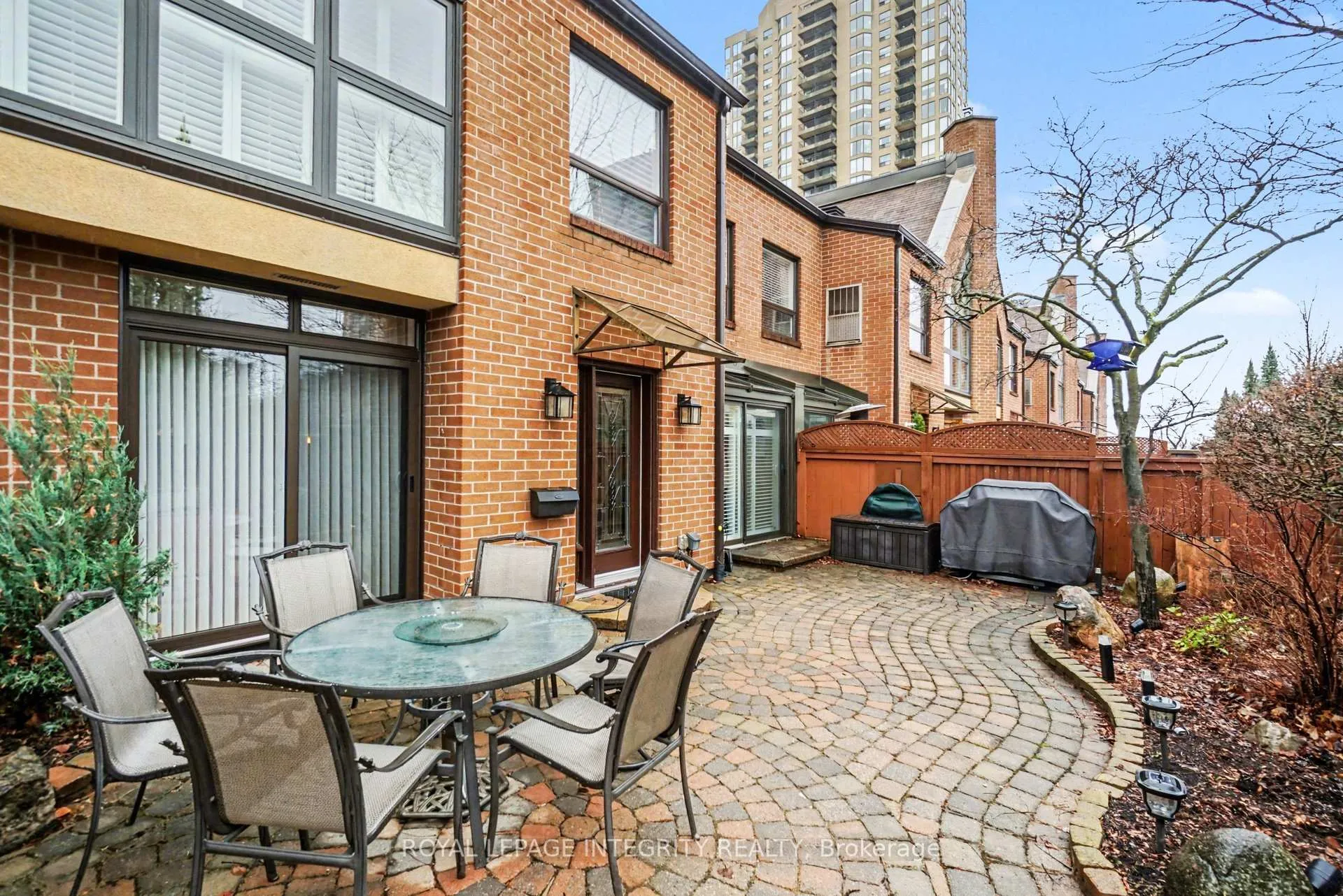 Photo 30 of Unit 30, 100 Hillside Drive, Ottawa, Viscount Alexander Park — HOMEH