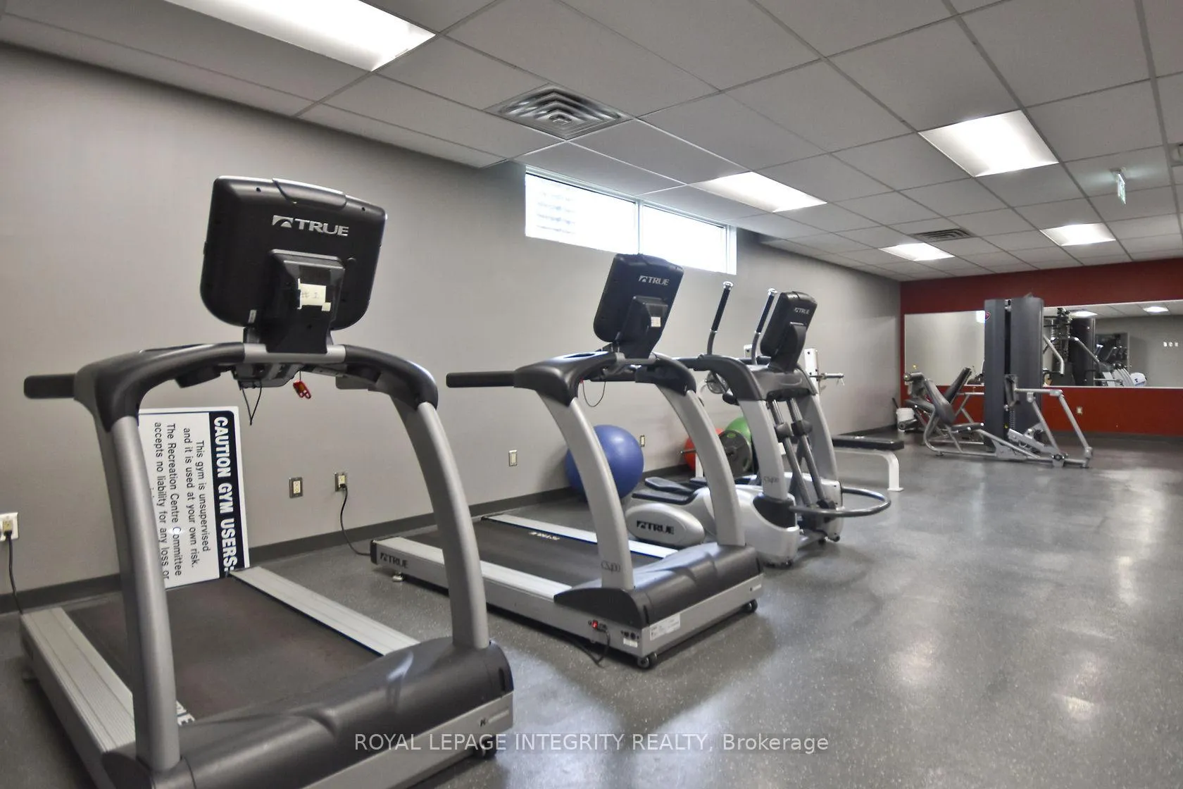 Photo 33 of Unit 30, 100 Hillside Drive, Ottawa, Viscount Alexander Park — HOMEH