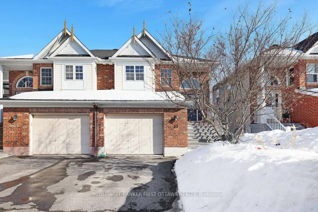 Front of 37 Boulder Way