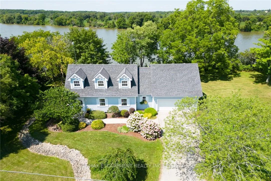Photo of 1042 River Road