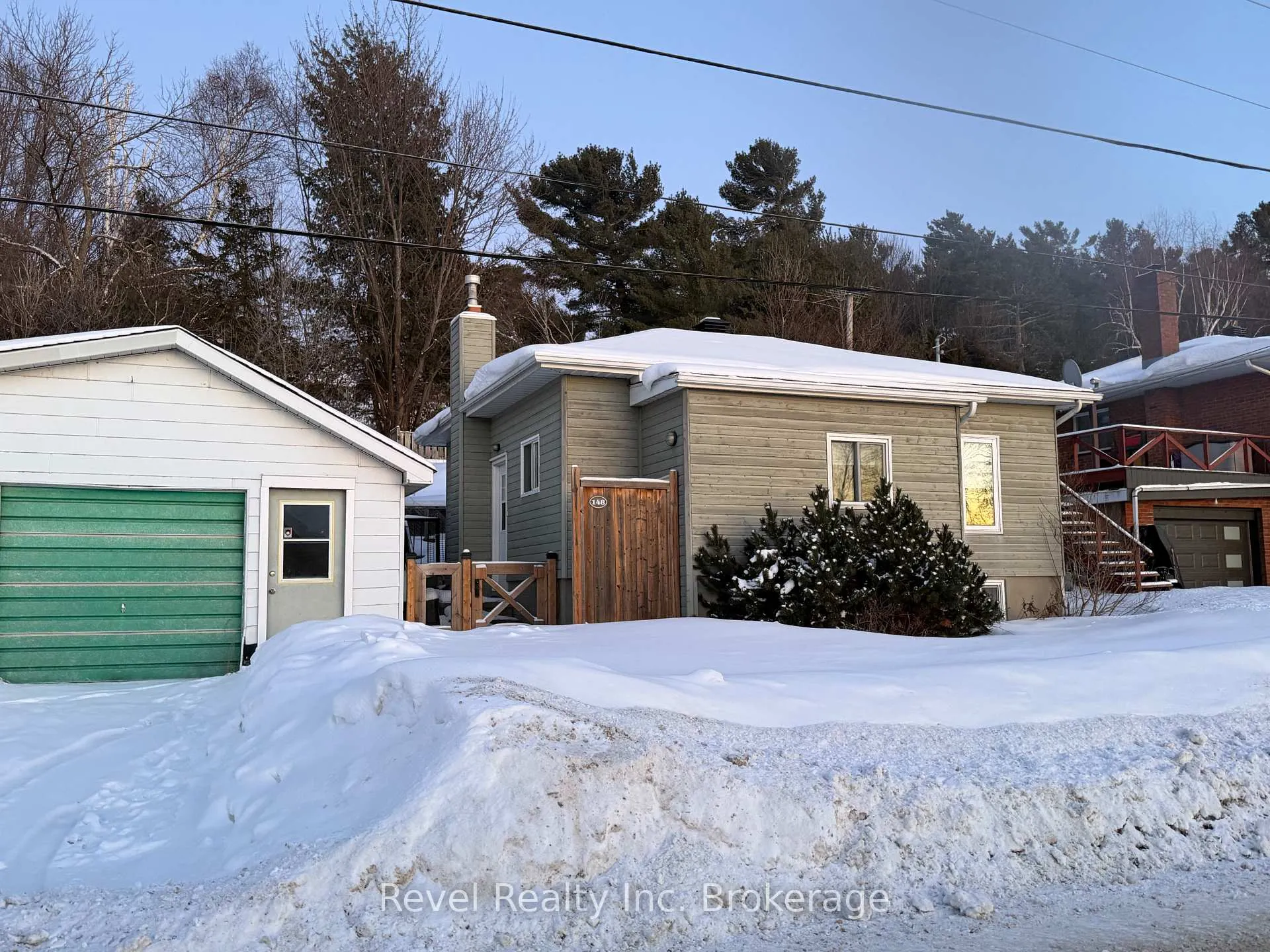 Front of 148 Main Street S