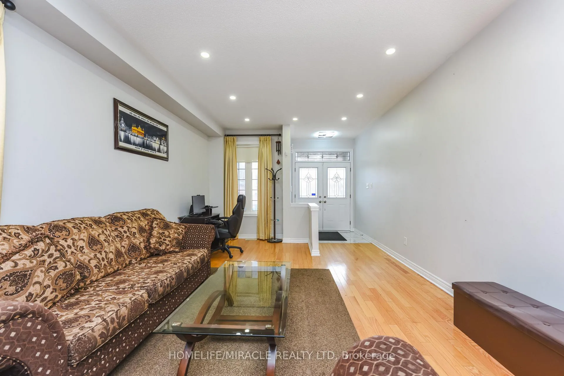 Photo 5 of 20 Gamson Crescent, Brampton, Sandringham-Wellington — HOMEH