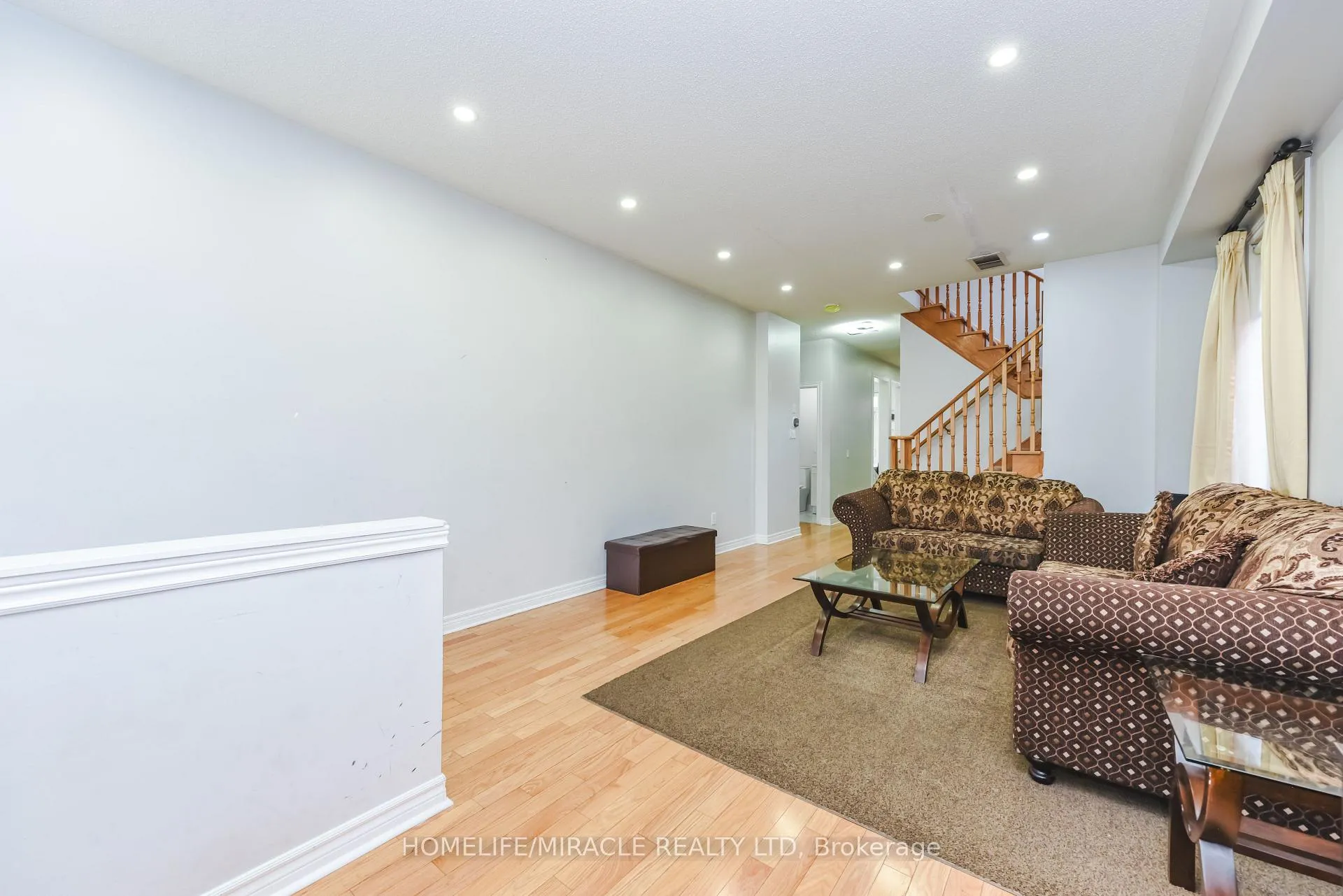 Photo 7 of 20 Gamson Crescent, Brampton, Sandringham-Wellington — HOMEH
