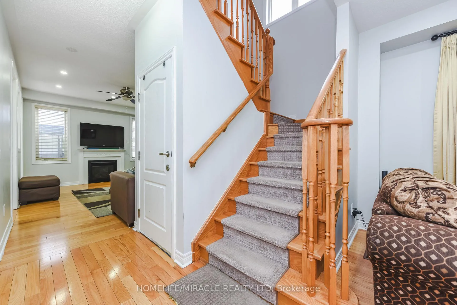Photo 9 of 20 Gamson Crescent, Brampton, Sandringham-Wellington — HOMEH