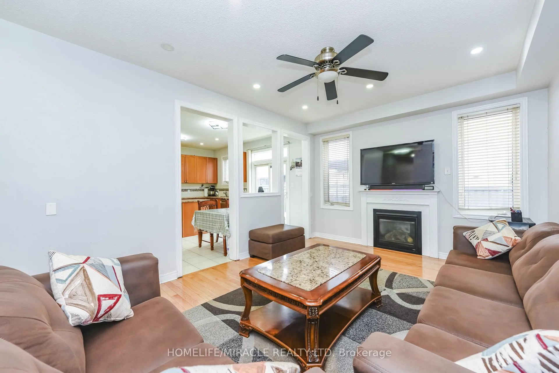 Photo 13 of 20 Gamson Crescent, Brampton, Sandringham-Wellington — HOMEH