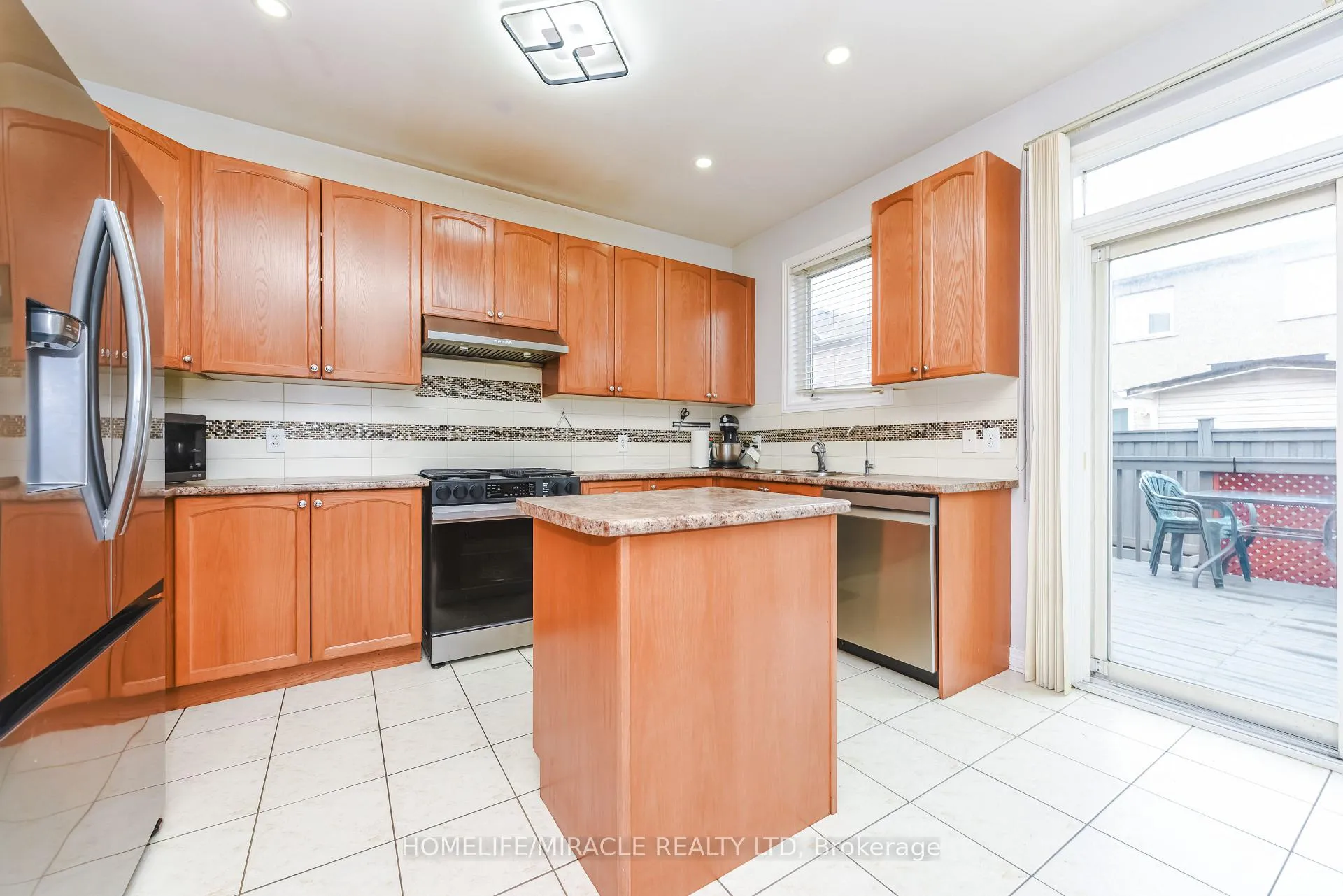 Photo 19 of 20 Gamson Crescent, Brampton, Sandringham-Wellington — HOMEH