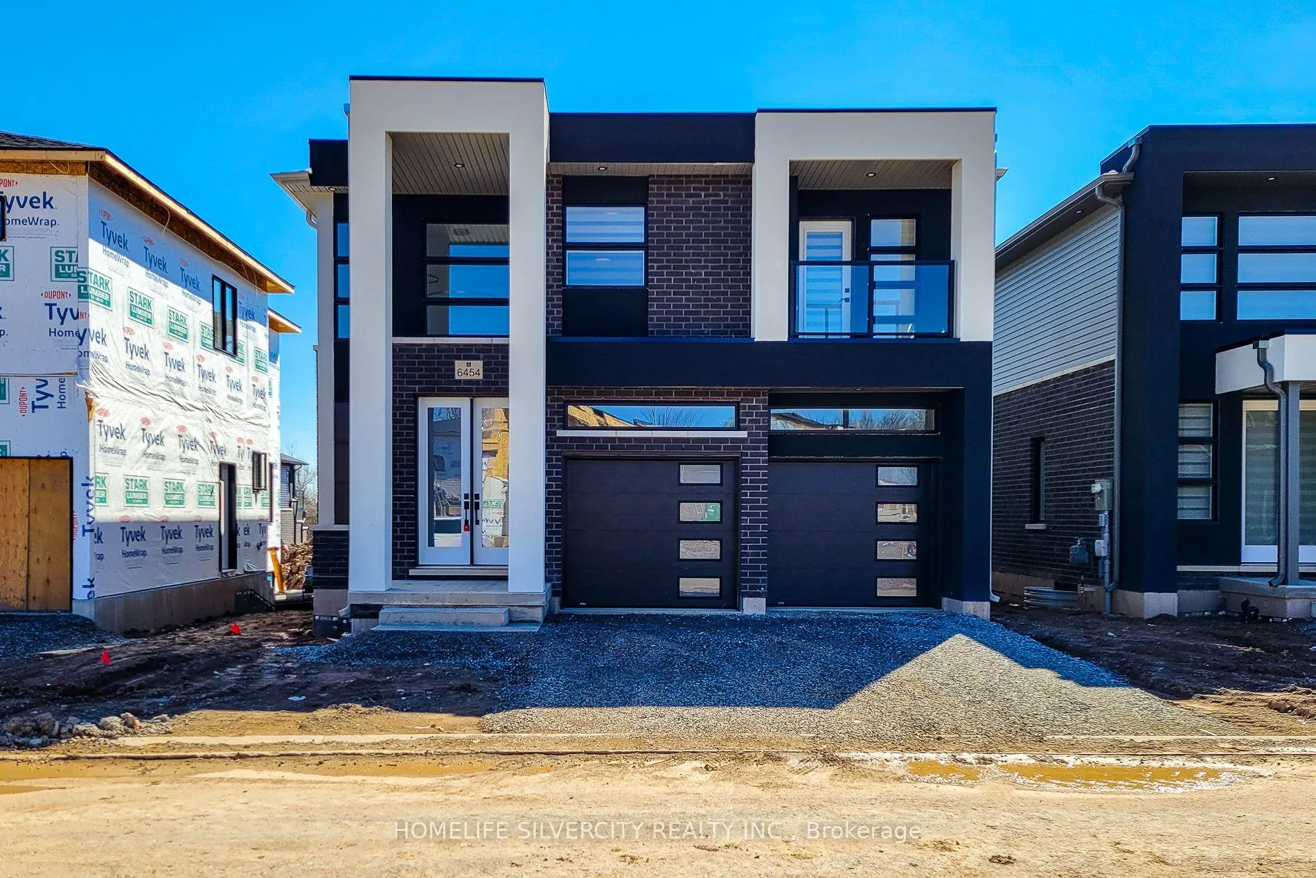Front of 6454 Sunshine Common