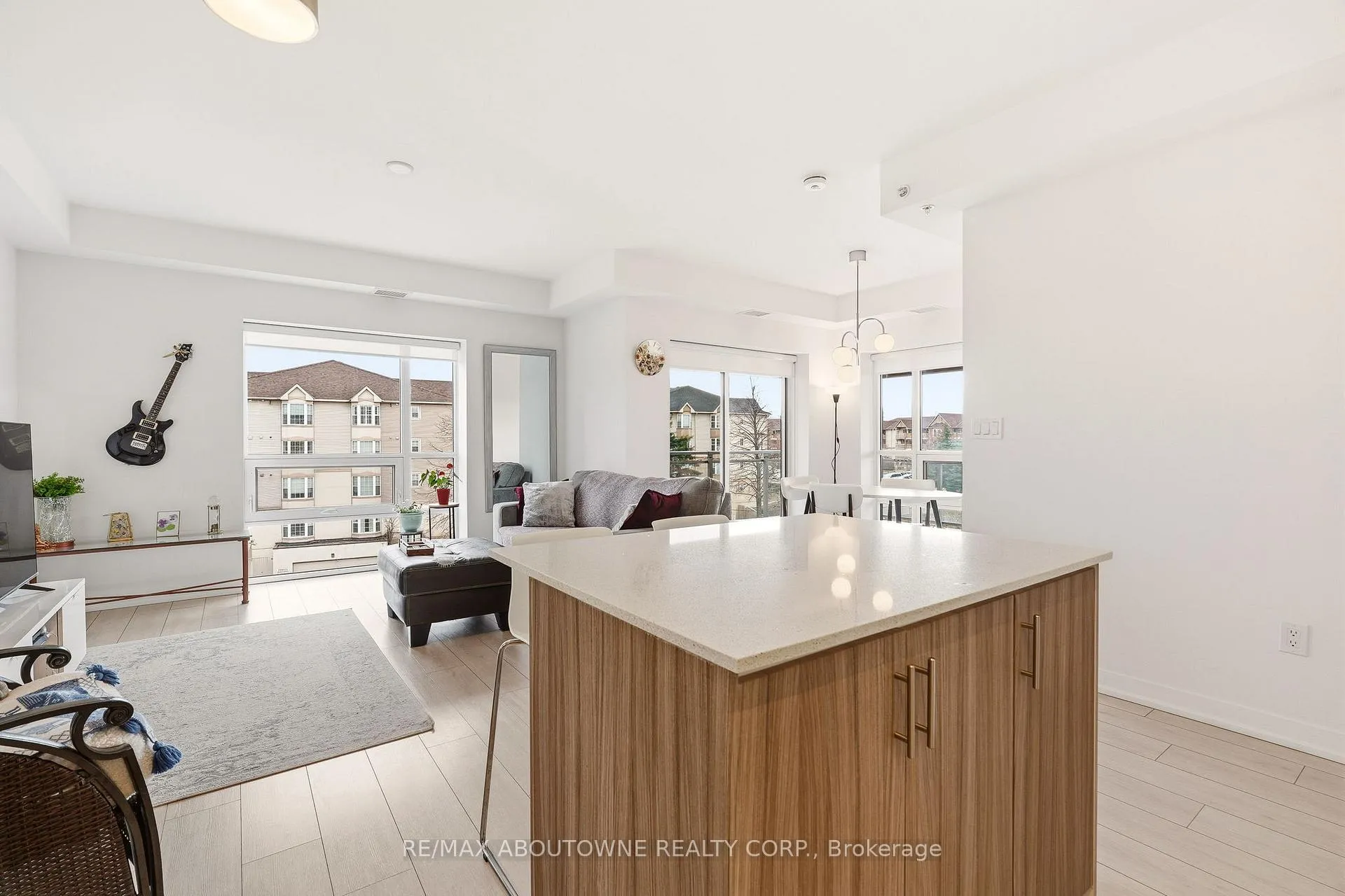 Photo 6 of Unit 309, 4040 Upper Middle Road, Burlington, Tansley — HOMEH