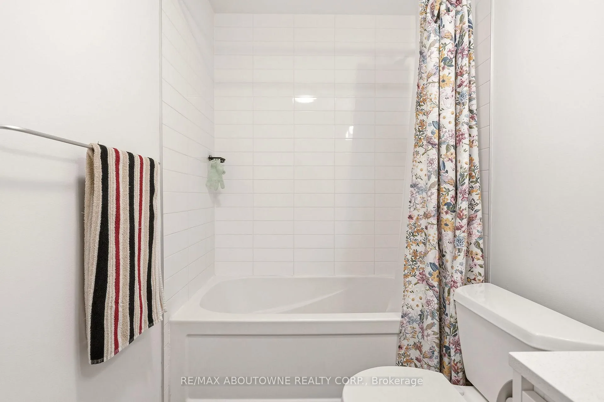 Photo 14 of Unit 309, 4040 Upper Middle Road, Burlington, Tansley — HOMEH