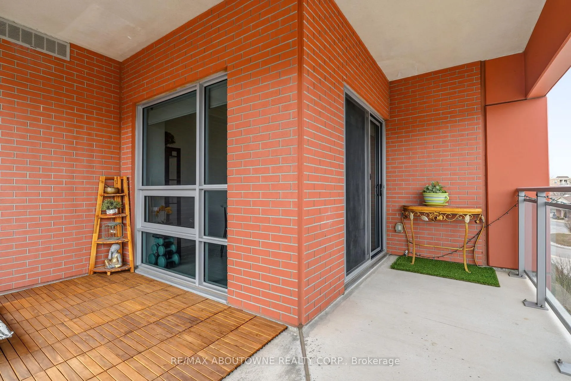 Photo 21 of Unit 309, 4040 Upper Middle Road, Burlington, Tansley — HOMEH