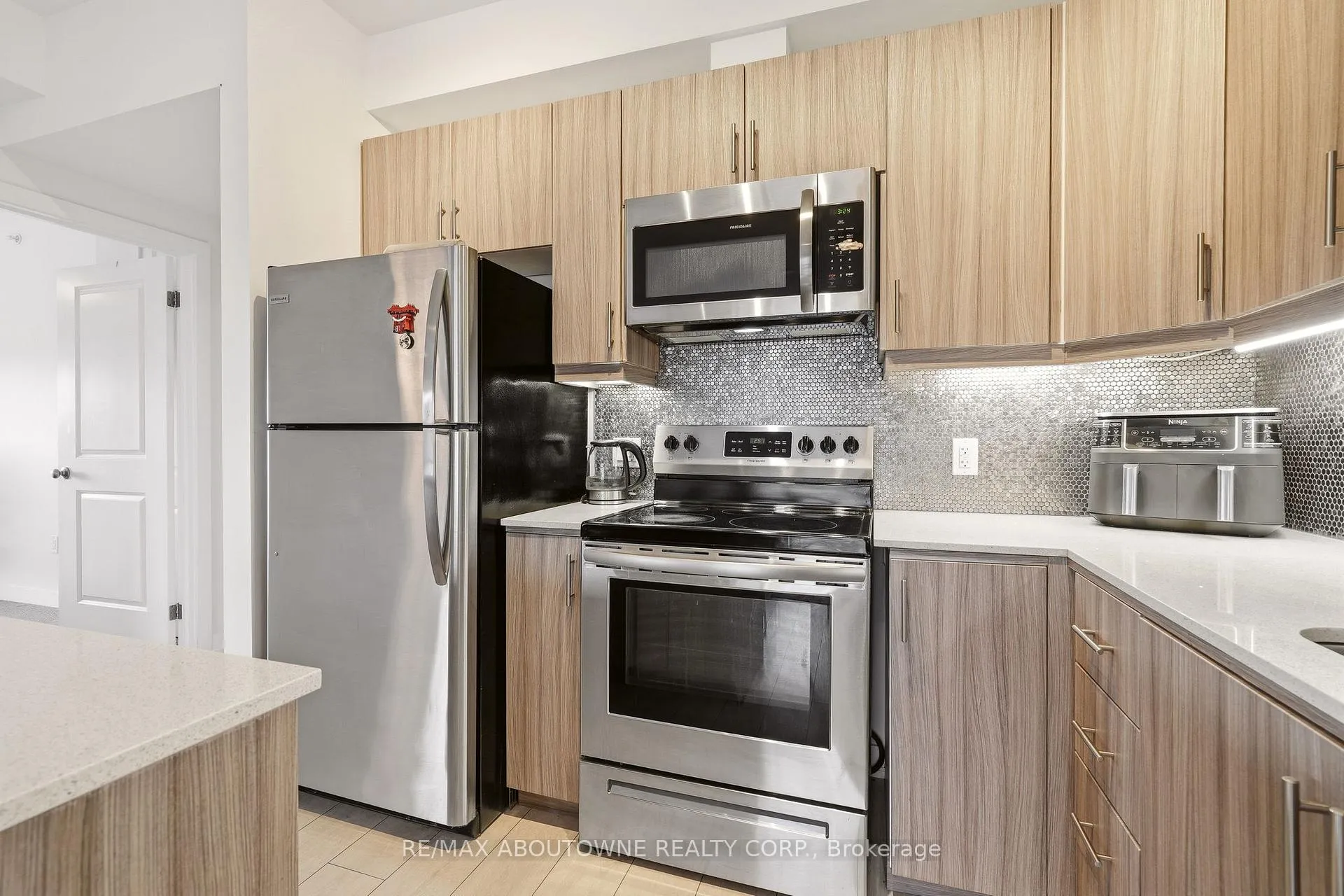 Photo 24 of Unit 309, 4040 Upper Middle Road, Burlington, Tansley — HOMEH