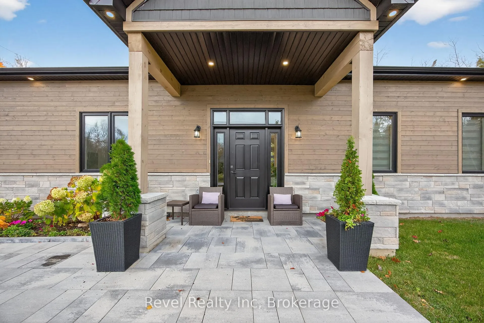 Photo 2 of 2 Seguin Crescent, Tiny, Rural Tiny — HOMEH