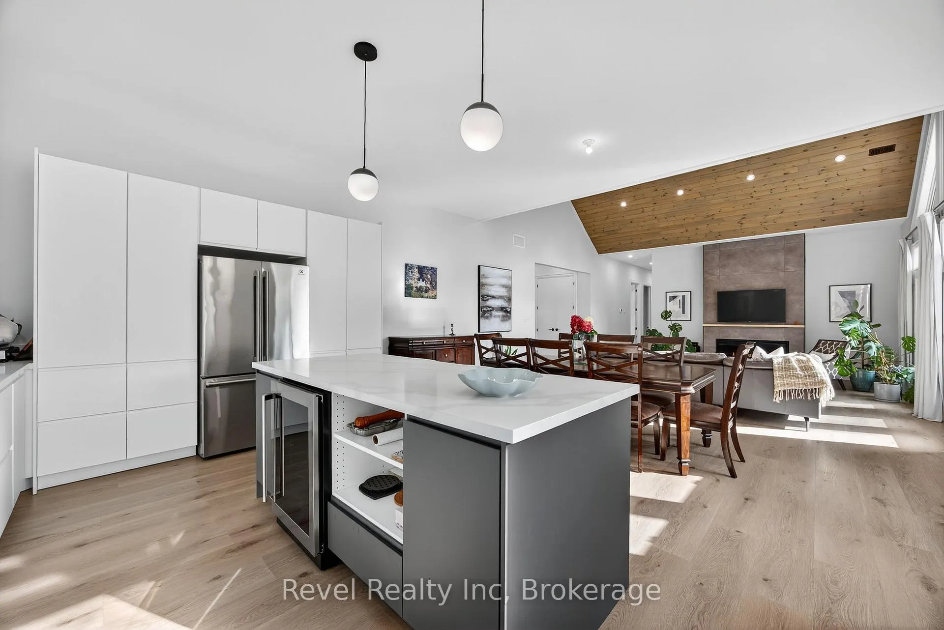 Photo 14 of 2 Seguin Crescent, Tiny, Rural Tiny — HOMEH