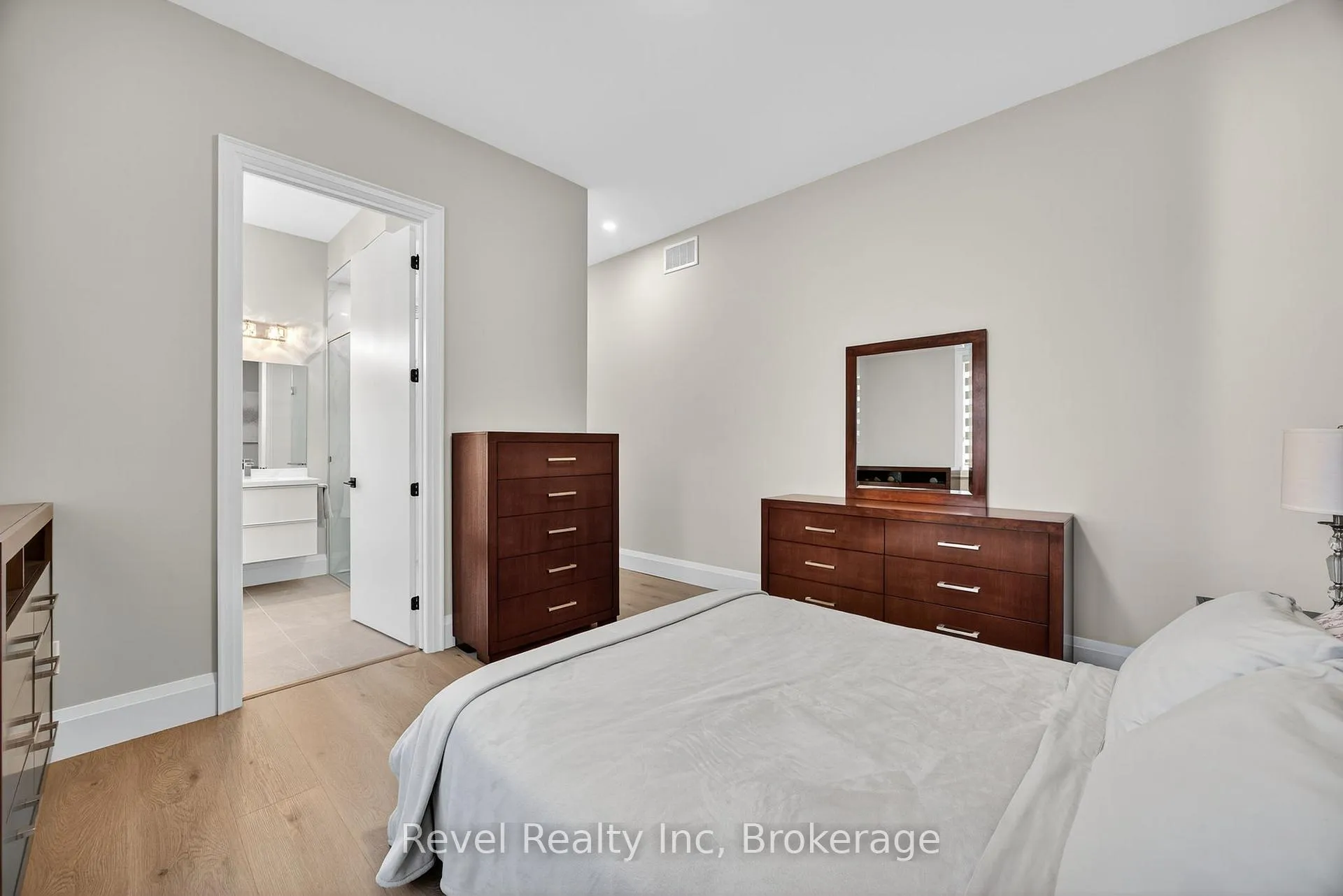 Photo 17 of 2 Seguin Crescent, Tiny, Rural Tiny — HOMEH