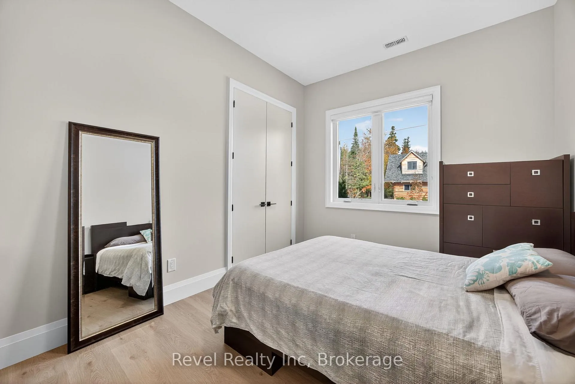 Photo 19 of 2 Seguin Crescent, Tiny, Rural Tiny — HOMEH