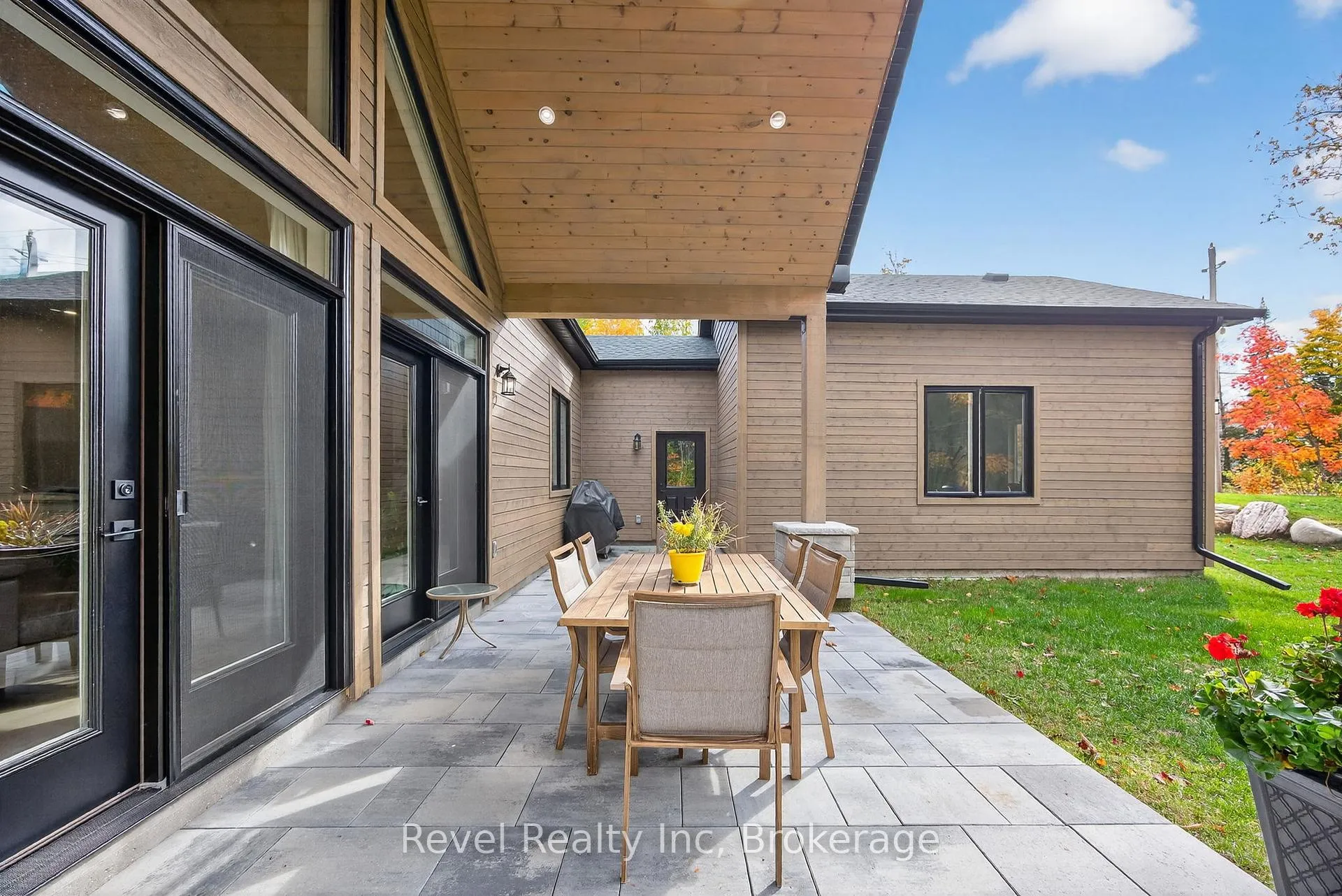 Photo 24 of 2 Seguin Crescent, Tiny, Rural Tiny — HOMEH