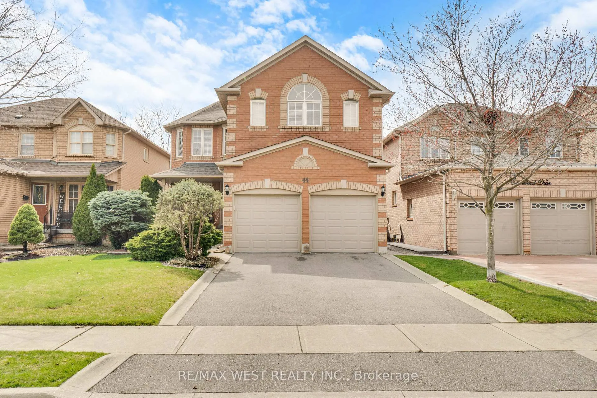 Photo 1 of 44 Creekwood Drive, Brampton, Snelgrove — HOMEH