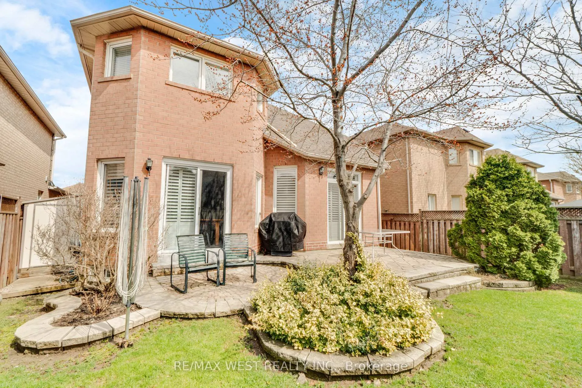 Photo 14 of 44 Creekwood Drive, Brampton, Snelgrove — HOMEH