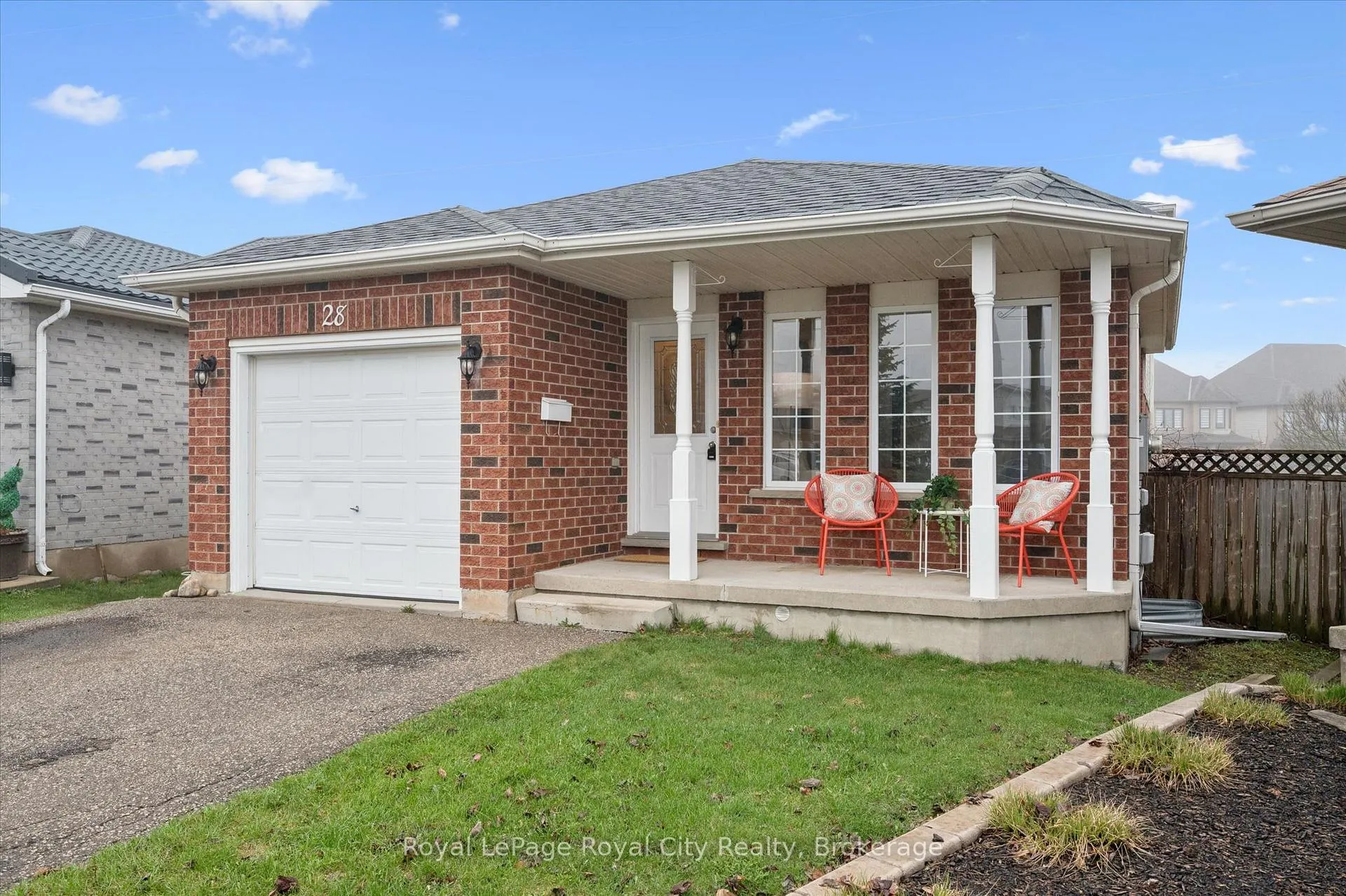 Photo 4 of 28 Bronwyn Place, Guelph, Willow West/Sugarbush/West Acres — HOMEH