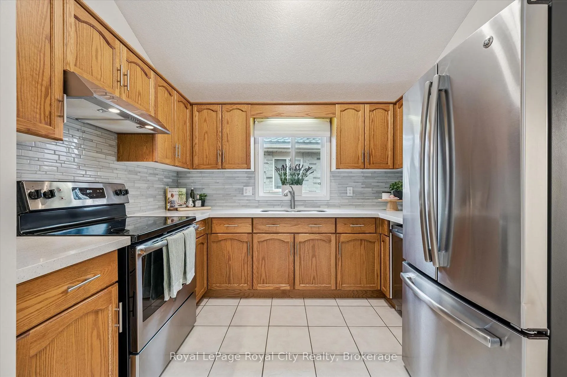 Photo 11 of 28 Bronwyn Place, Guelph, Willow West/Sugarbush/West Acres — HOMEH