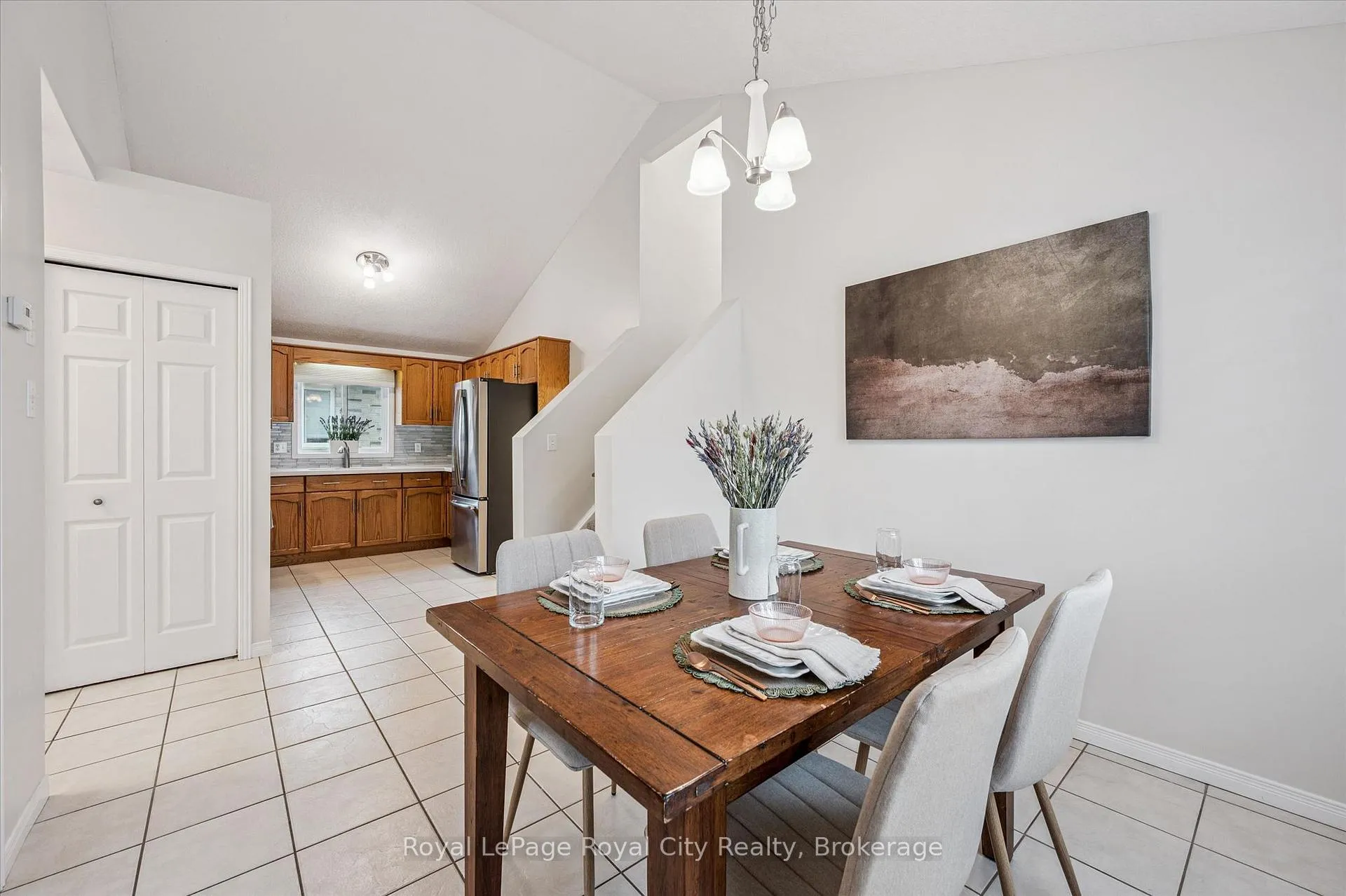 Photo 16 of 28 Bronwyn Place, Guelph, Willow West/Sugarbush/West Acres — HOMEH