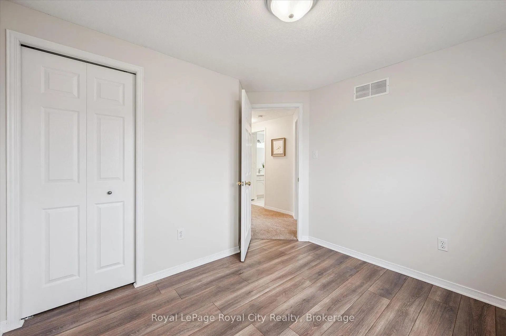 Photo 21 of 28 Bronwyn Place, Guelph, Willow West/Sugarbush/West Acres — HOMEH