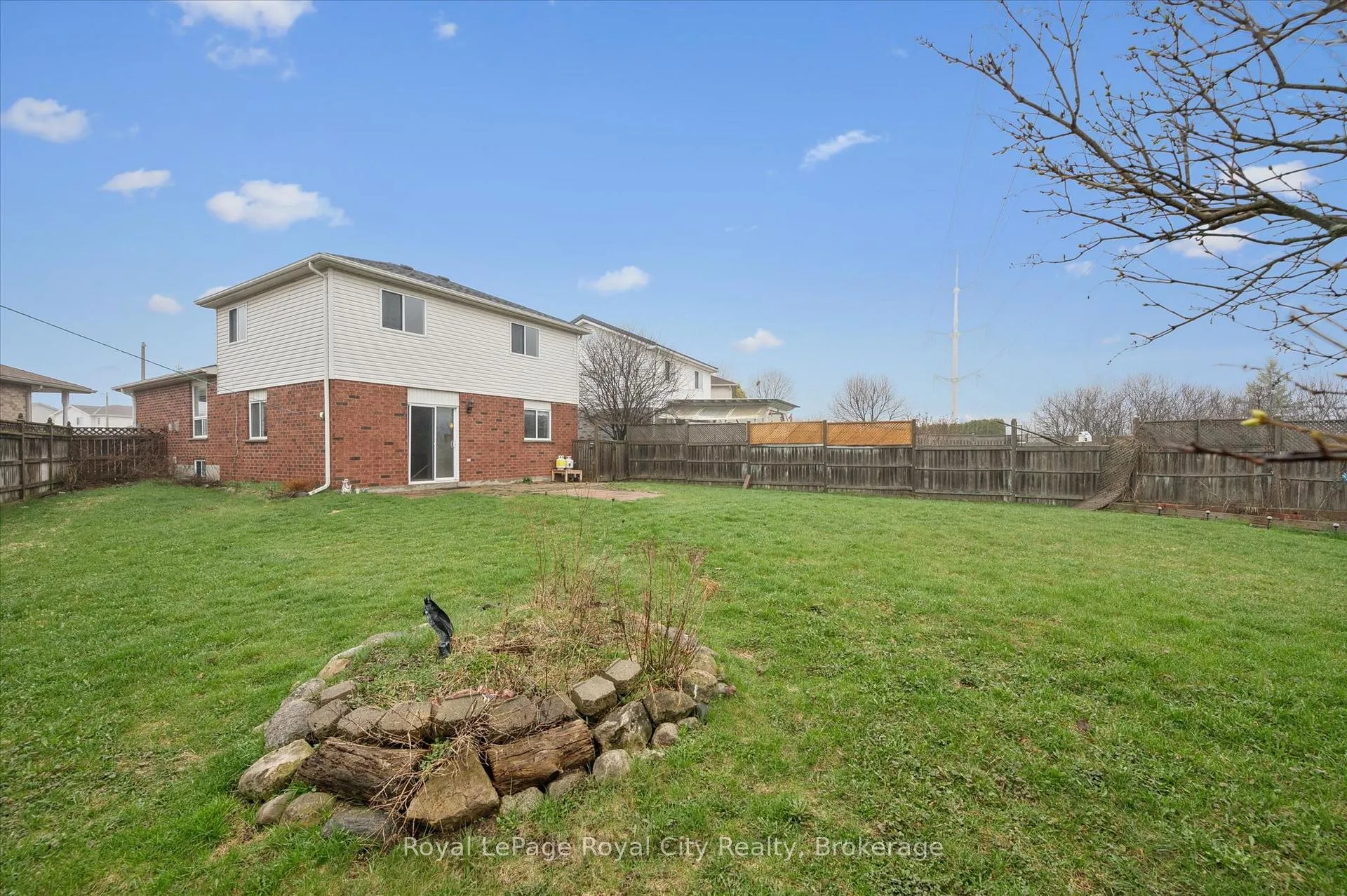 Photo 37 of 28 Bronwyn Place, Guelph, Willow West/Sugarbush/West Acres — HOMEH
