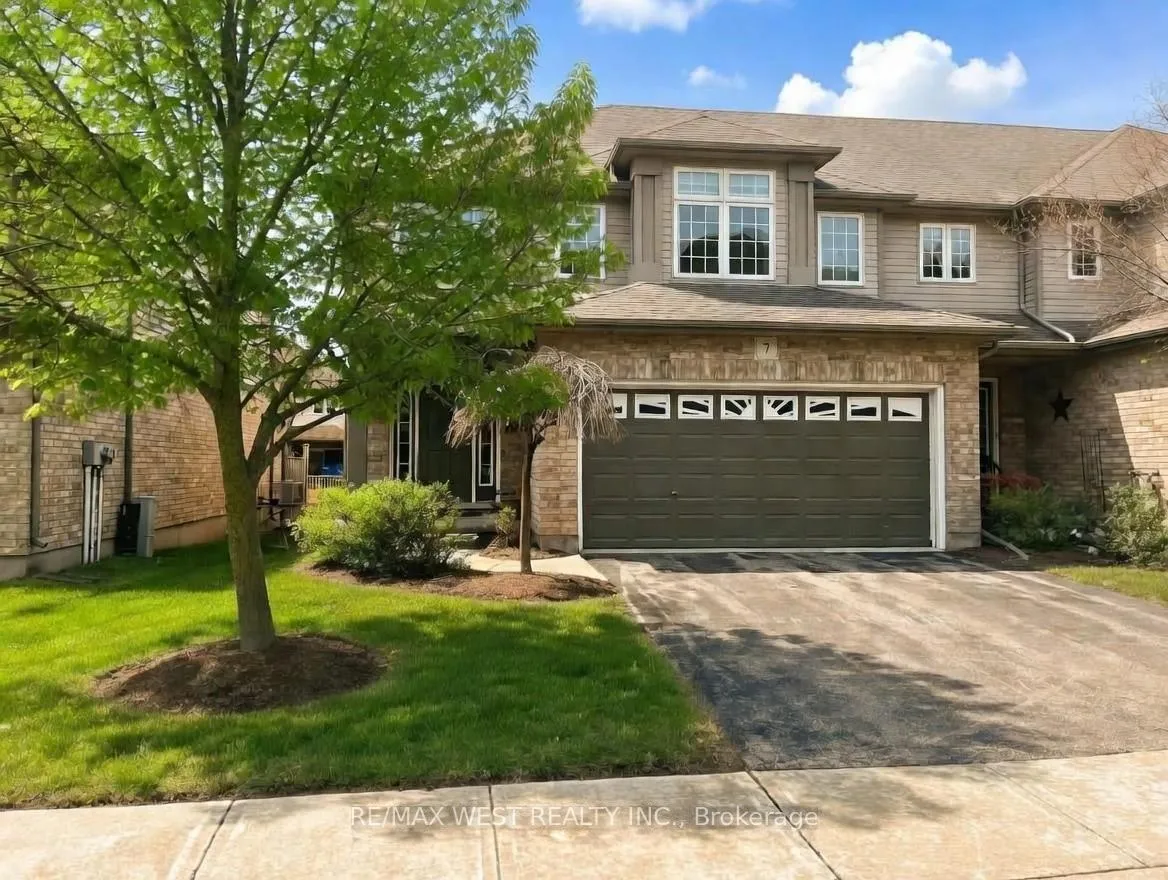 Front of Unit 7, 255 Summerfield Drive