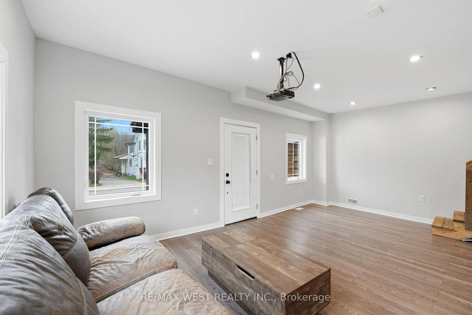 Photo 3 of 94 Mill Street, Uxbridge — HOMEH