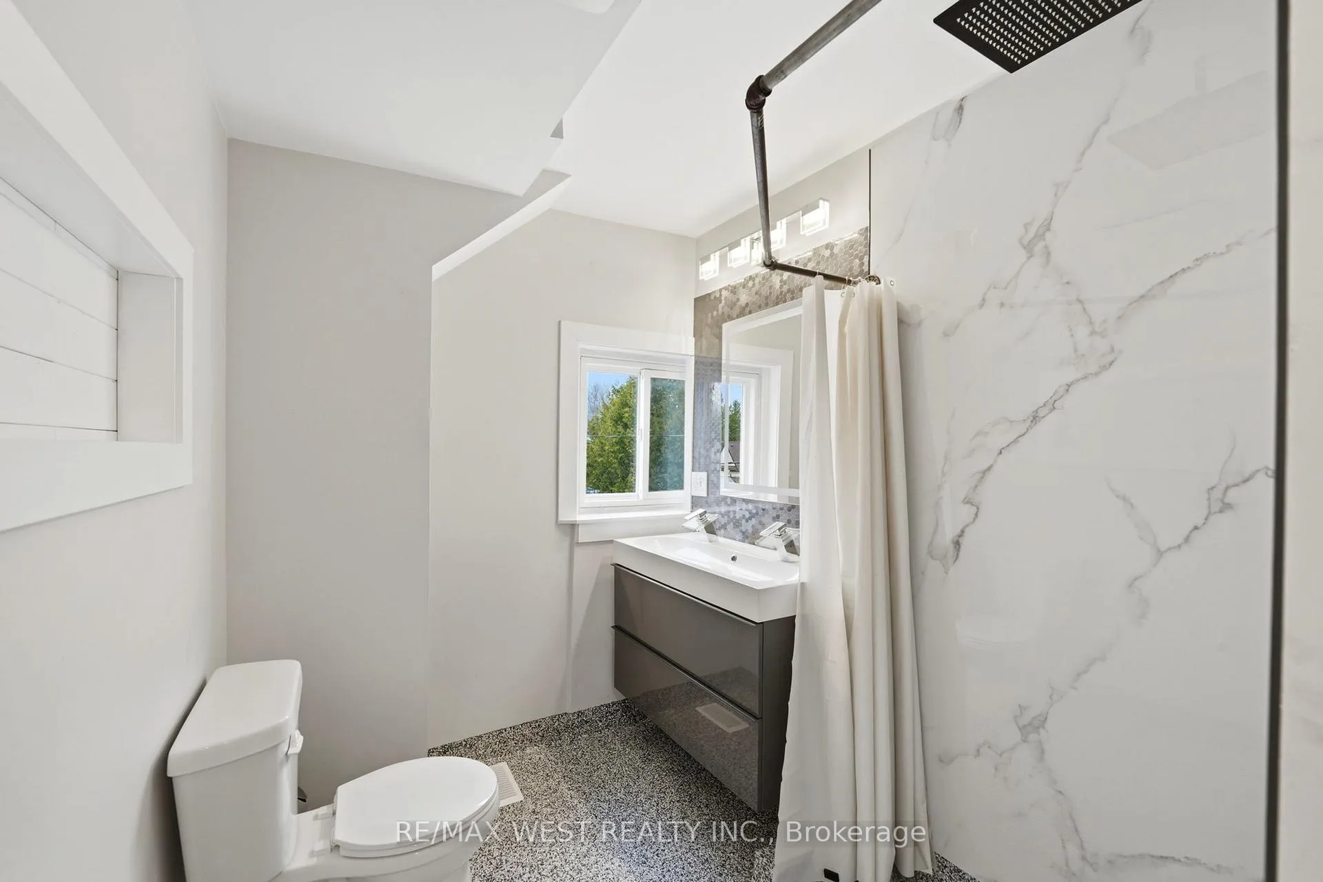 Photo 5 of 94 Mill Street, Uxbridge — HOMEH