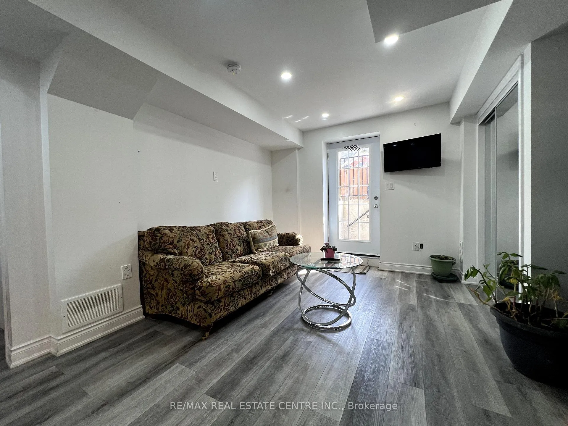 Photo 3 of Unit BSMT, 348 Mcdougall Crossing Crescent, Milton, Harrison — HOMEH