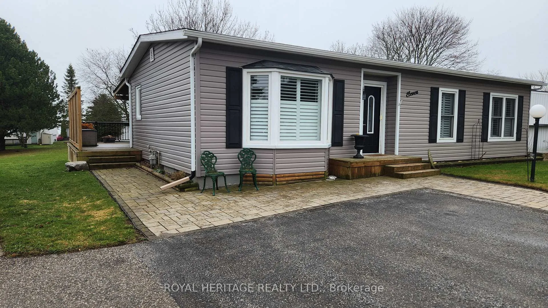 Photo 2 of 11 Heritage Lane, Clarington, Newcastle — HOMEH