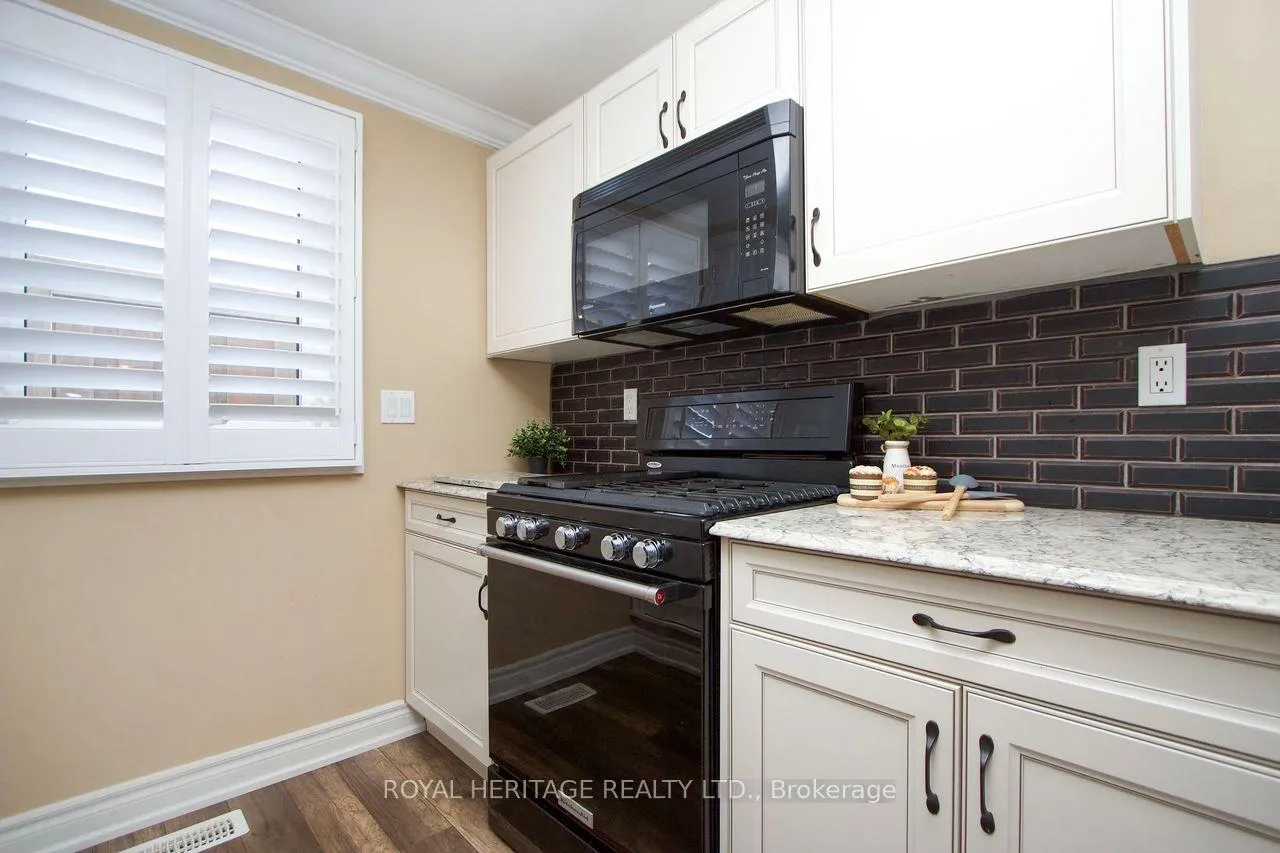 Photo 15 of 11 Heritage Lane, Clarington, Newcastle — HOMEH