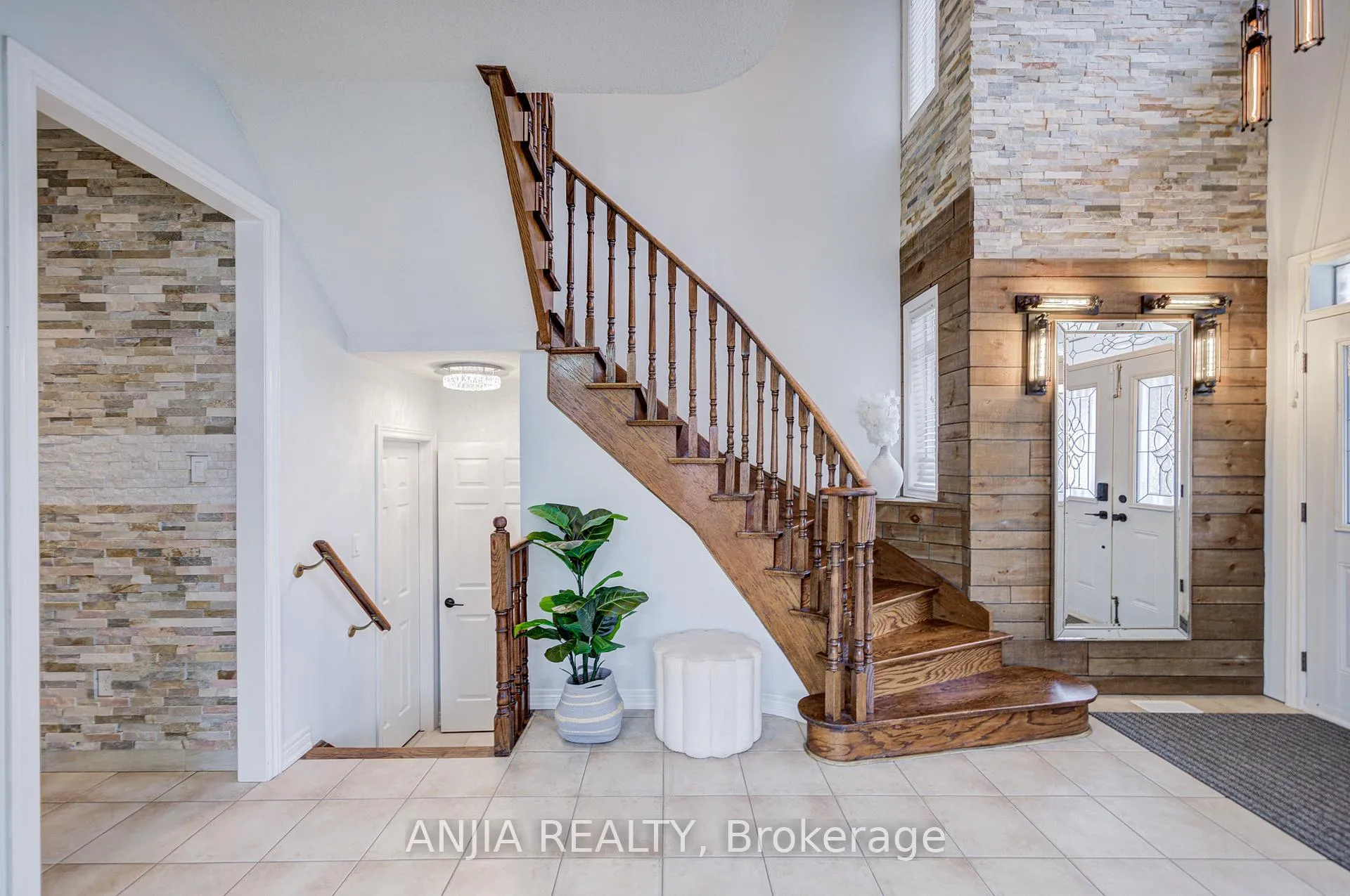 Photo 7 of 13 Maryterance Court, Markham, Cornell — HOMEH