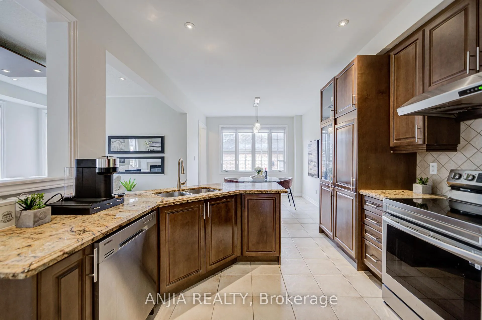 Photo 18 of 13 Maryterance Court, Markham, Cornell — HOMEH