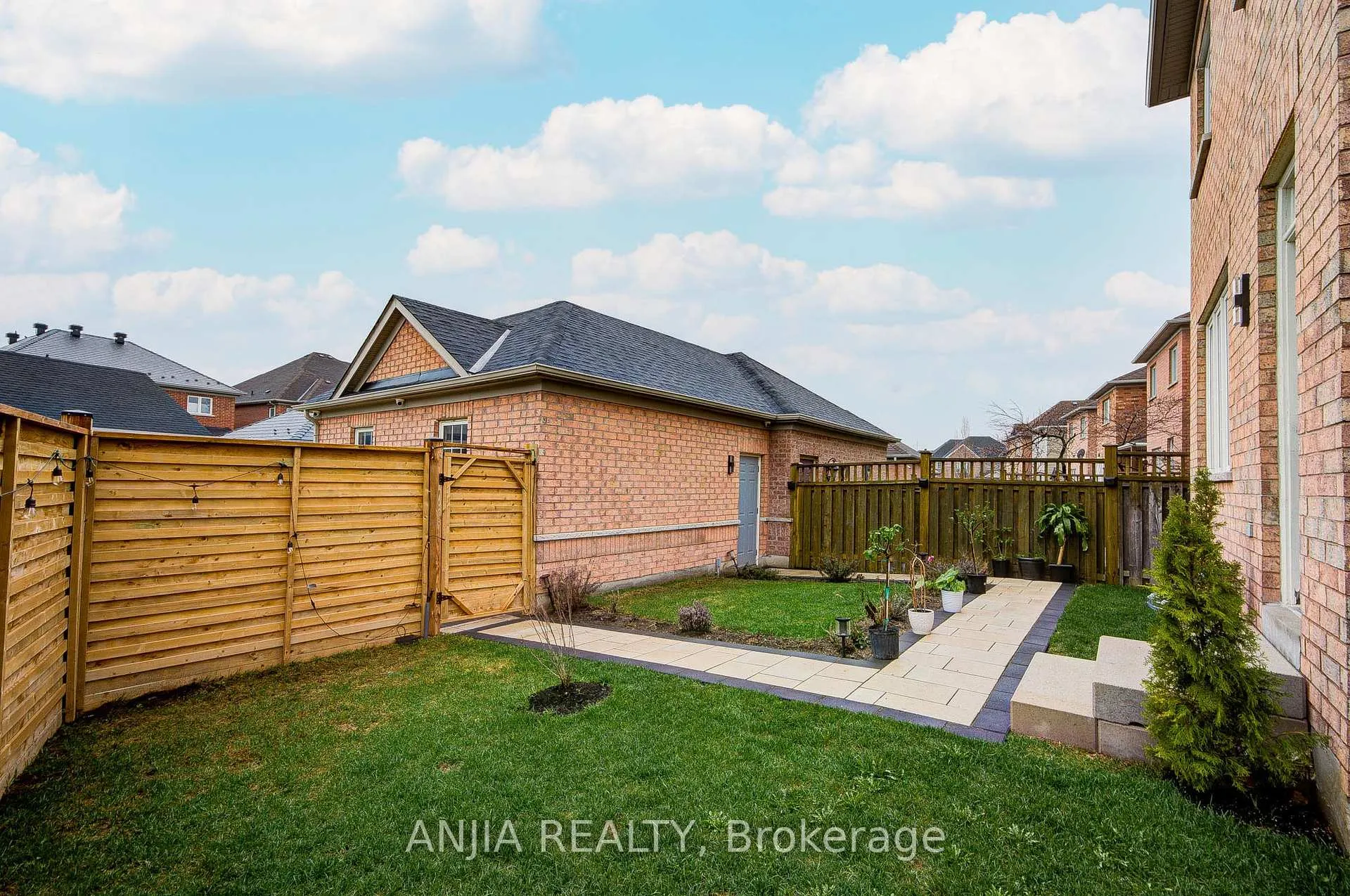 Photo 43 of 13 Maryterance Court, Markham, Cornell — HOMEH
