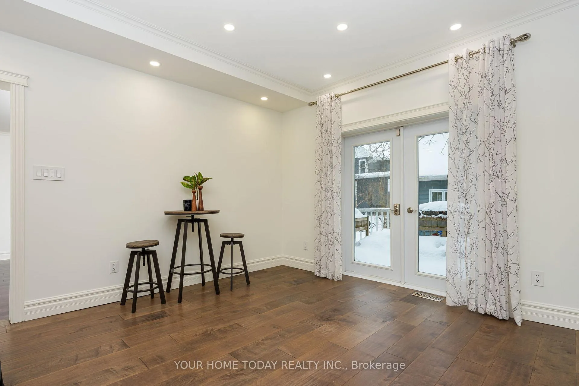 Photo 15 of 15 Queen Street, Halton Hills, Georgetown — HOMEH