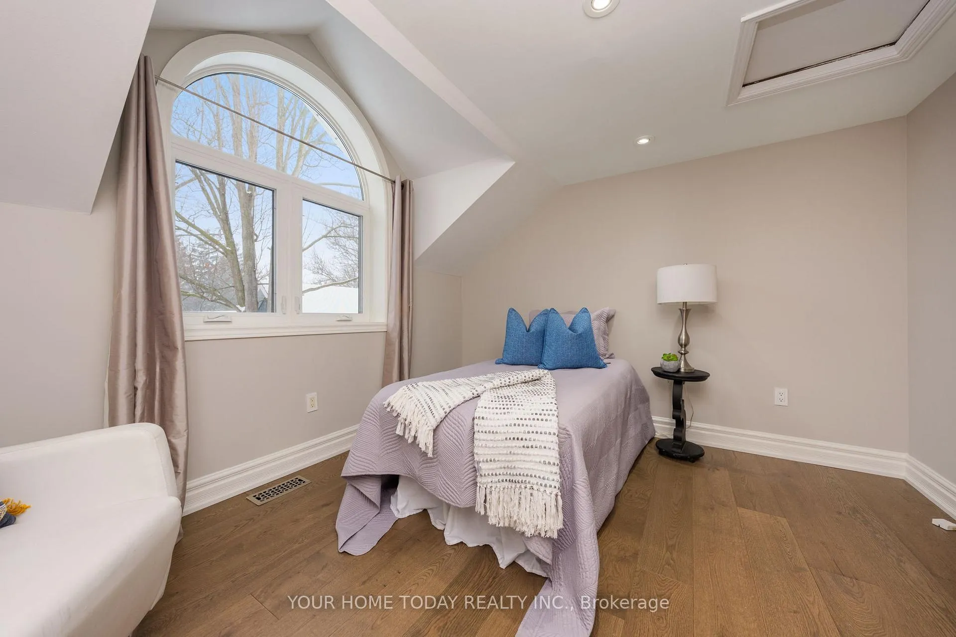 Photo 27 of 15 Queen Street, Halton Hills, Georgetown — HOMEH