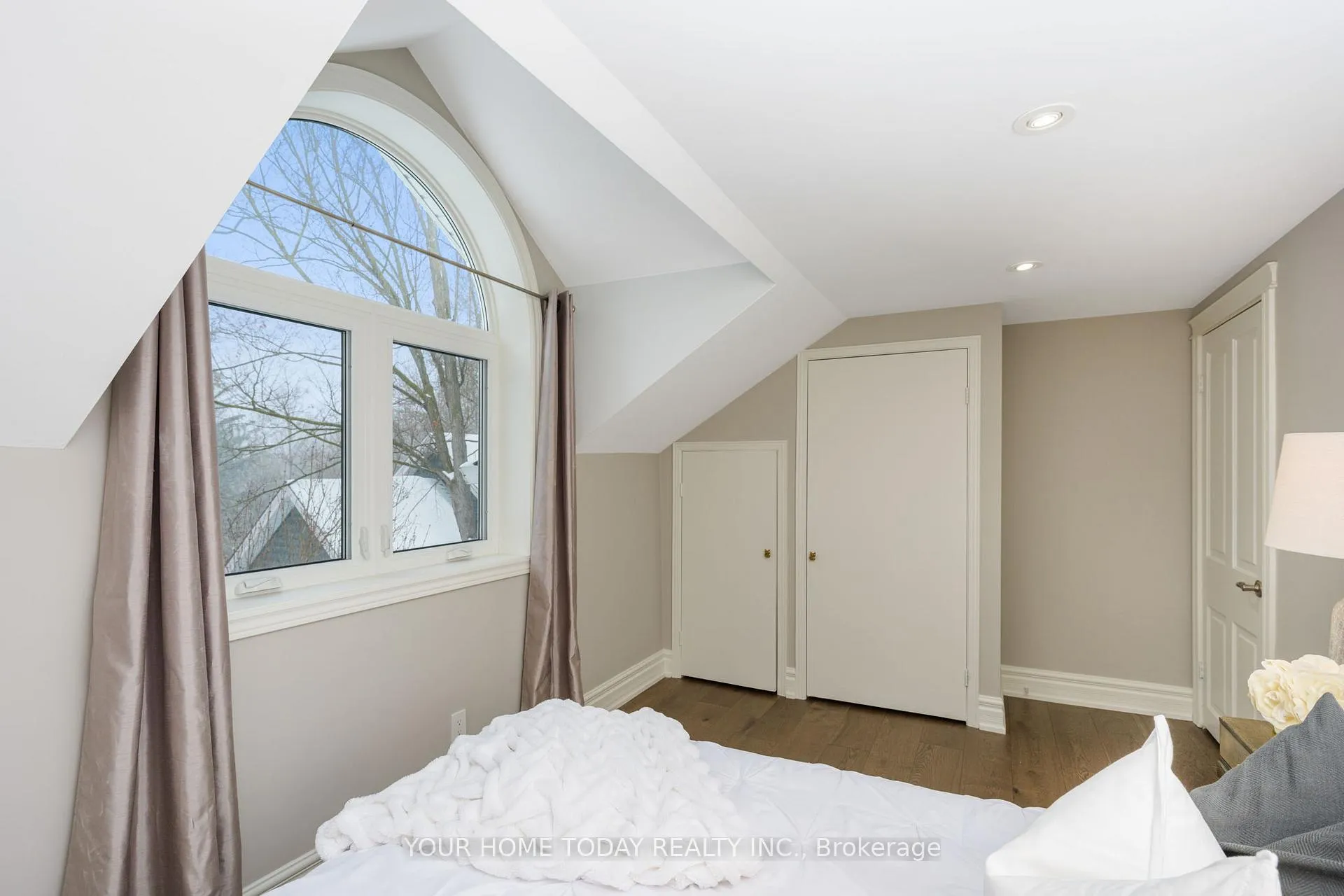 Photo 30 of 15 Queen Street, Halton Hills, Georgetown — HOMEH