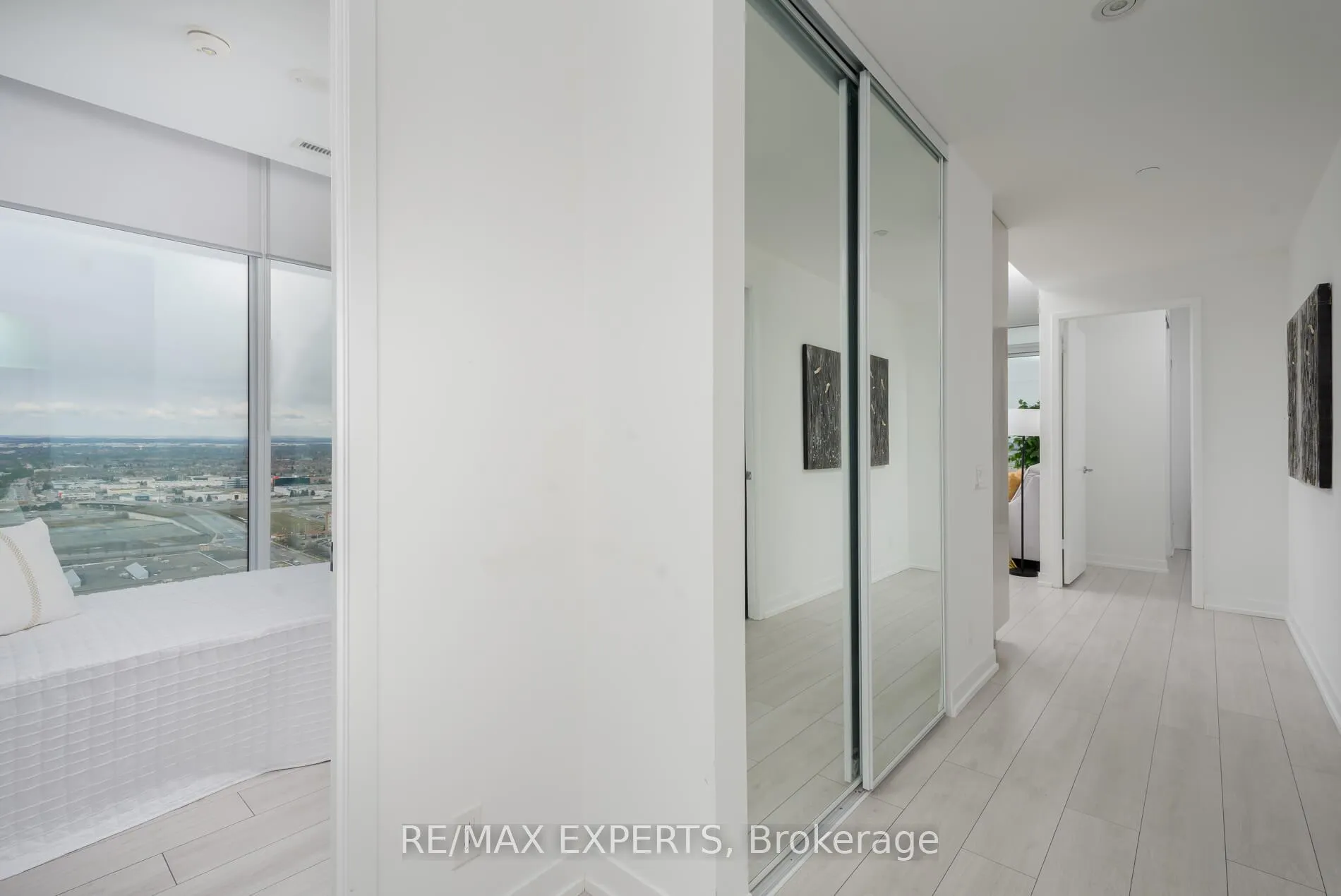 Photo 5 of Unit 2910, 5 Buttermill Avenue, Vaughan, Vaughan Corporate Centre — HOMEH
