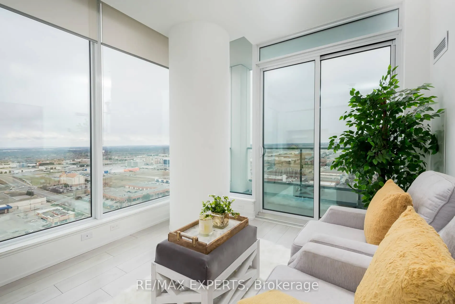 Photo 7 of Unit 2910, 5 Buttermill Avenue, Vaughan, Vaughan Corporate Centre — HOMEH