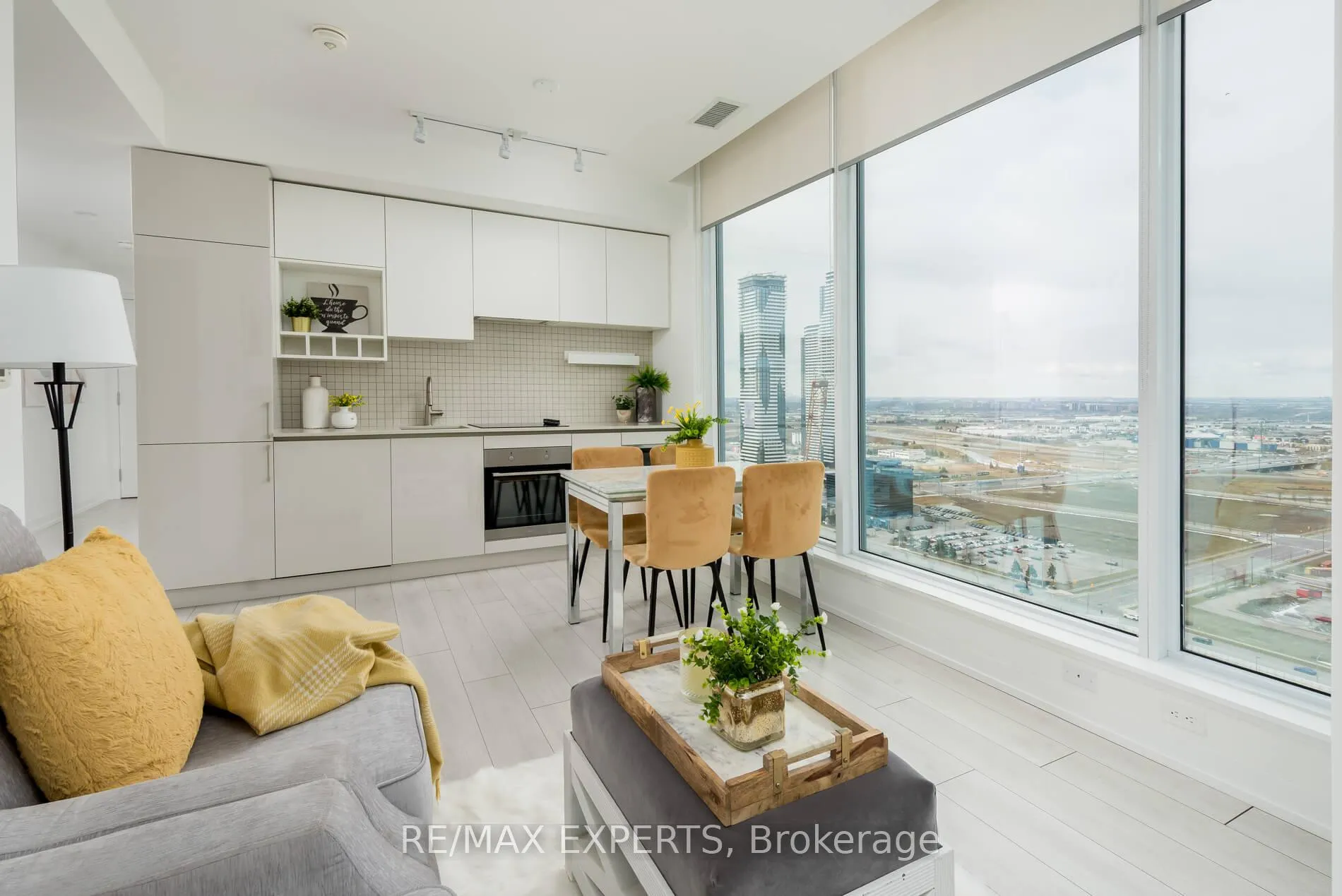 Photo 8 of Unit 2910, 5 Buttermill Avenue, Vaughan, Vaughan Corporate Centre — HOMEH