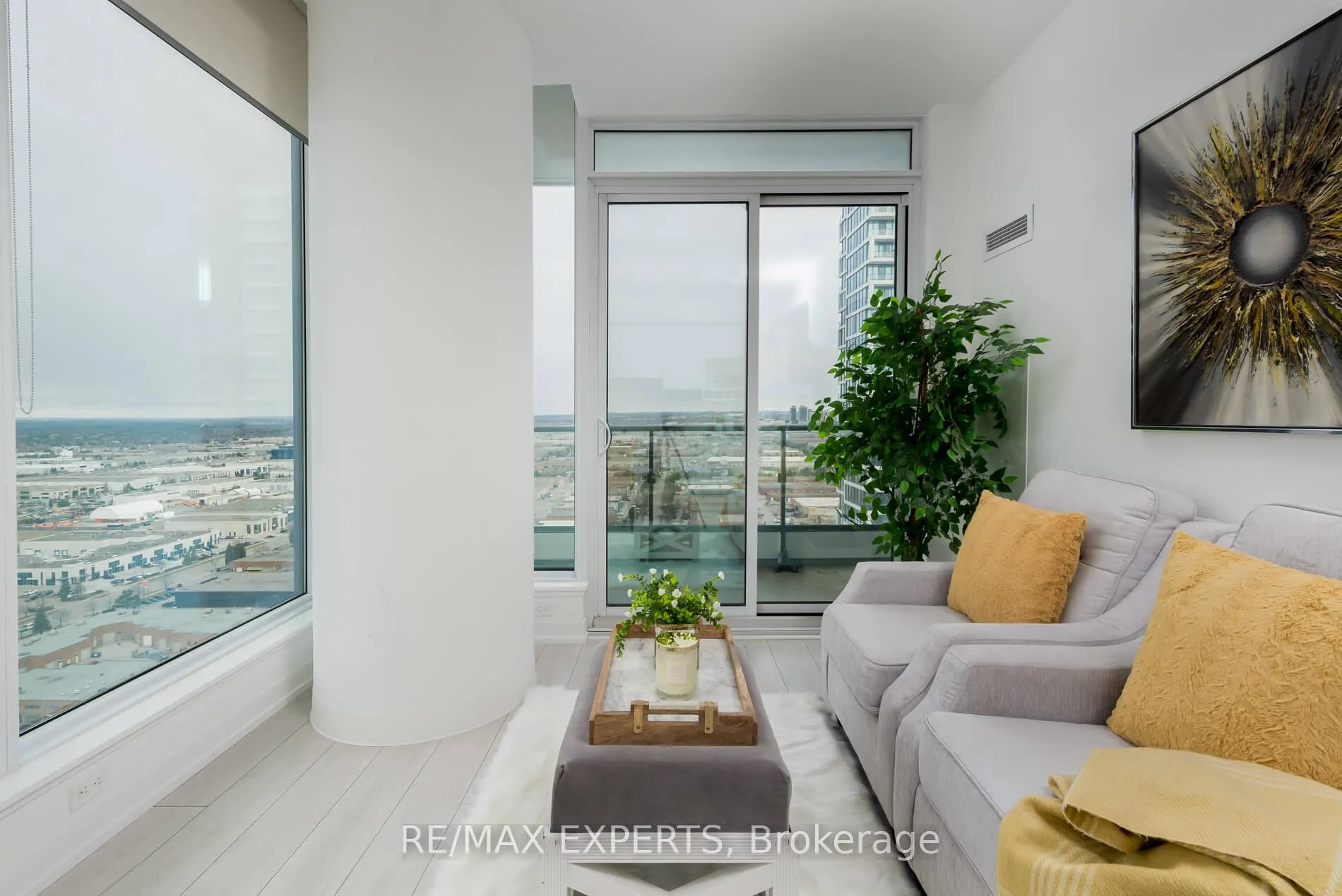 Photo 9 of Unit 2910, 5 Buttermill Avenue, Vaughan, Vaughan Corporate Centre — HOMEH
